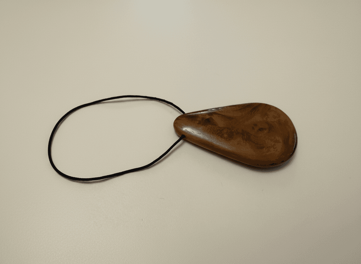 Pandantiv Lacrimă Nuc Deschis