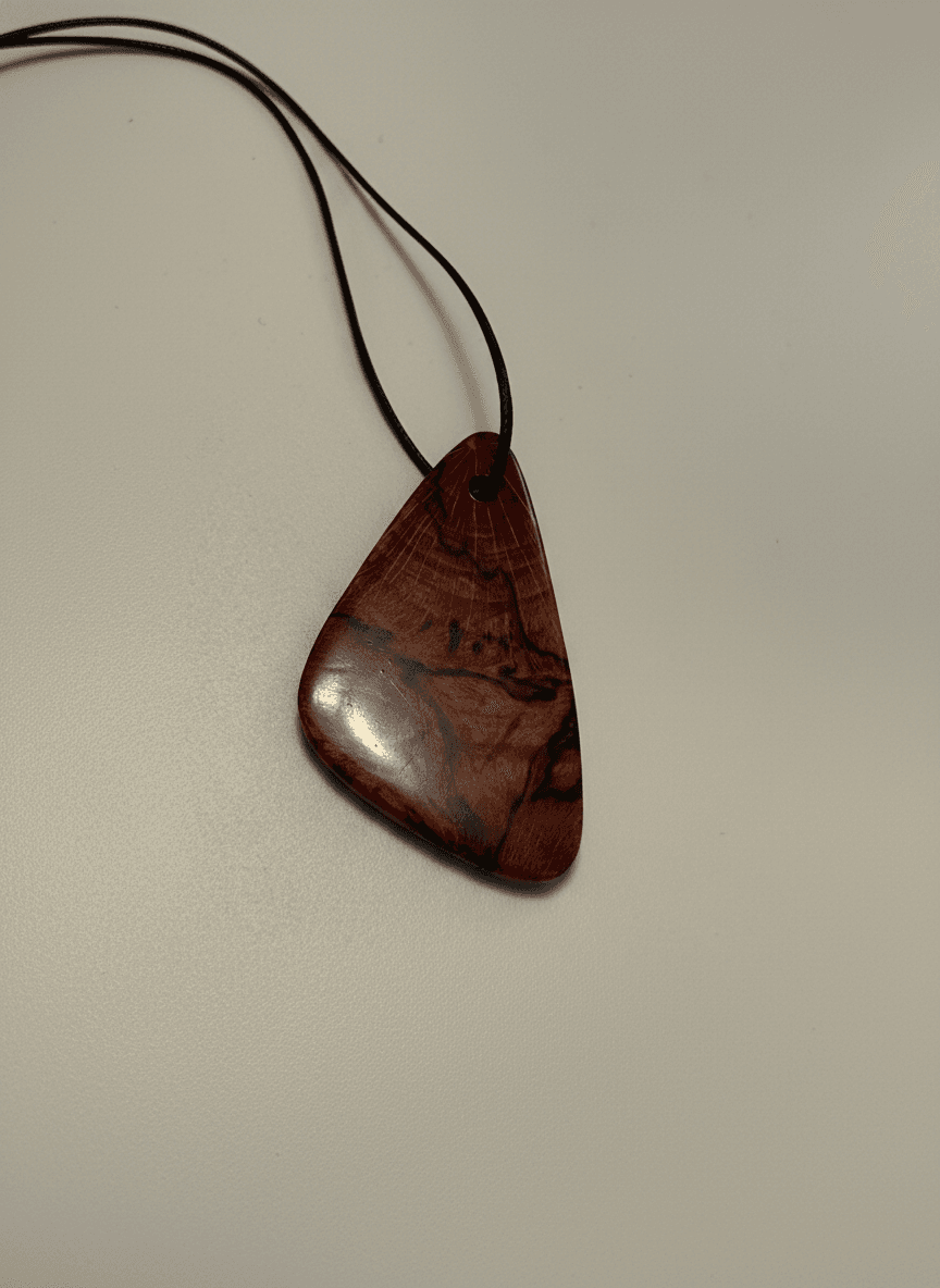 Pandantiv Triunghi Roșcat Burl B